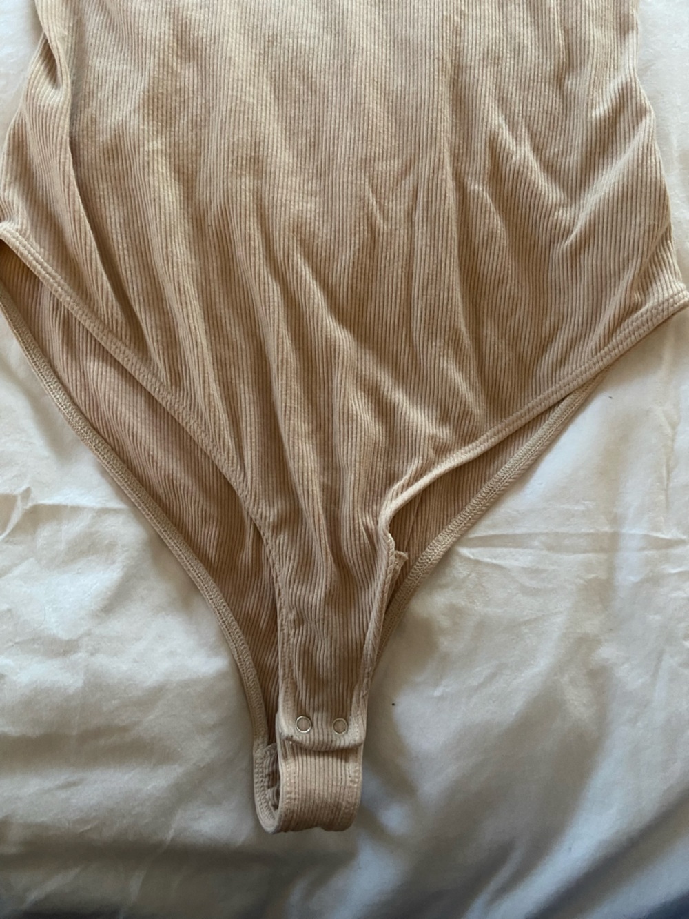 Agolde Ribbed Beige V-Neck Bodysuit - Picture 2 of 6